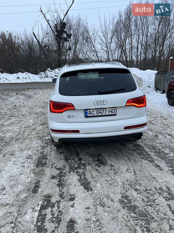 Позашляховик / Кросовер Audi Q7 2014 в Луцьку