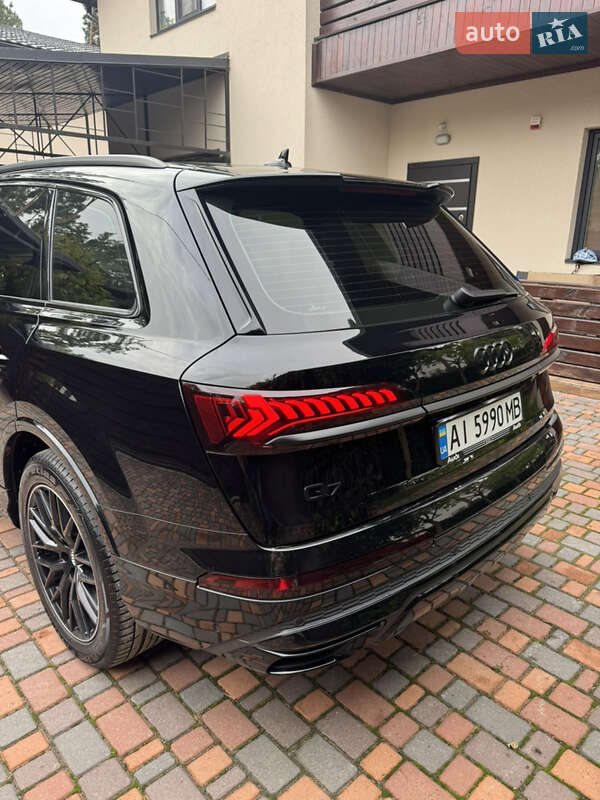 Внедорожник / Кроссовер Audi Q7 2020 в Киеве