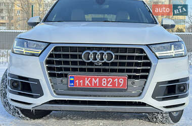 Позашляховик / Кросовер Audi Q7 2017 в Кам'янському