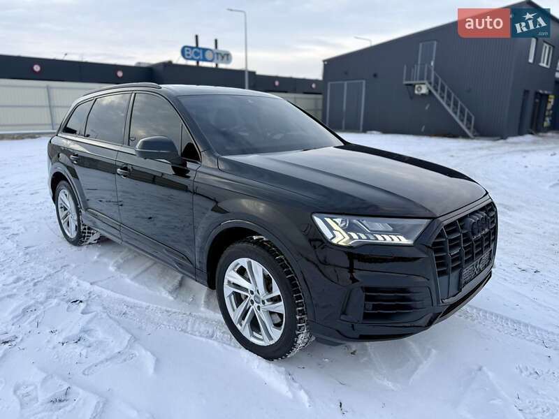 Позашляховик / Кросовер Audi Q7 2020 в Києві