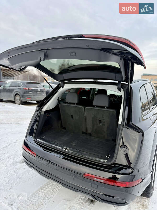Позашляховик / Кросовер Audi Q7 2020 в Києві