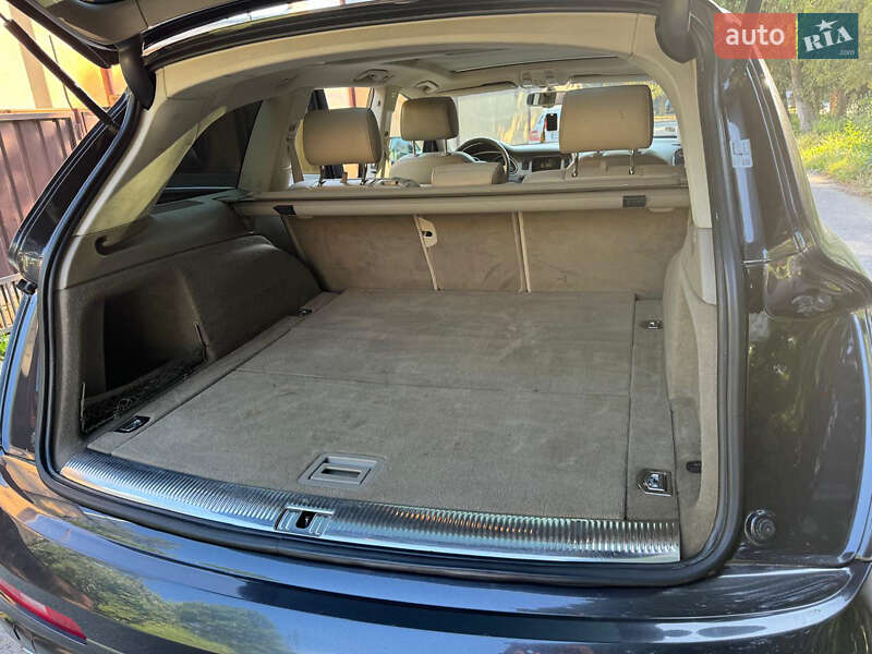 Позашляховик / Кросовер Audi Q7 2010 в Ужгороді