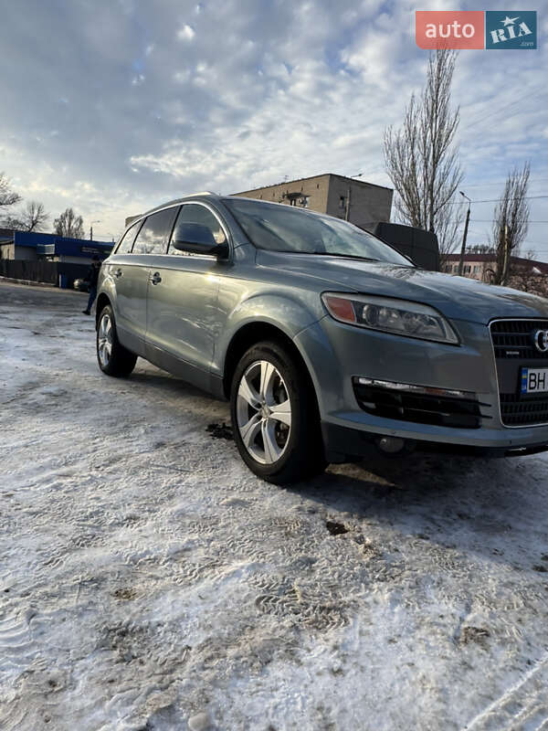 Внедорожник / Кроссовер Audi Q7 2007 в Славянске