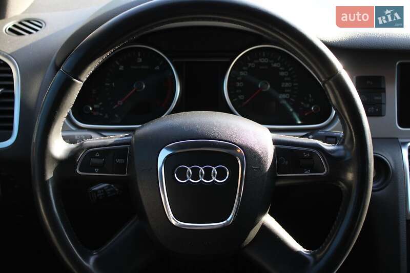 Позашляховик / Кросовер Audi Q7 2011 в Івано-Франківську