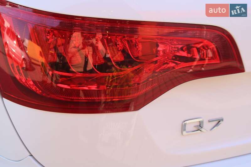 Позашляховик / Кросовер Audi Q7 2011 в Івано-Франківську