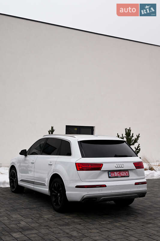 Внедорожник / Кроссовер Audi Q7 2017 в Луцке
