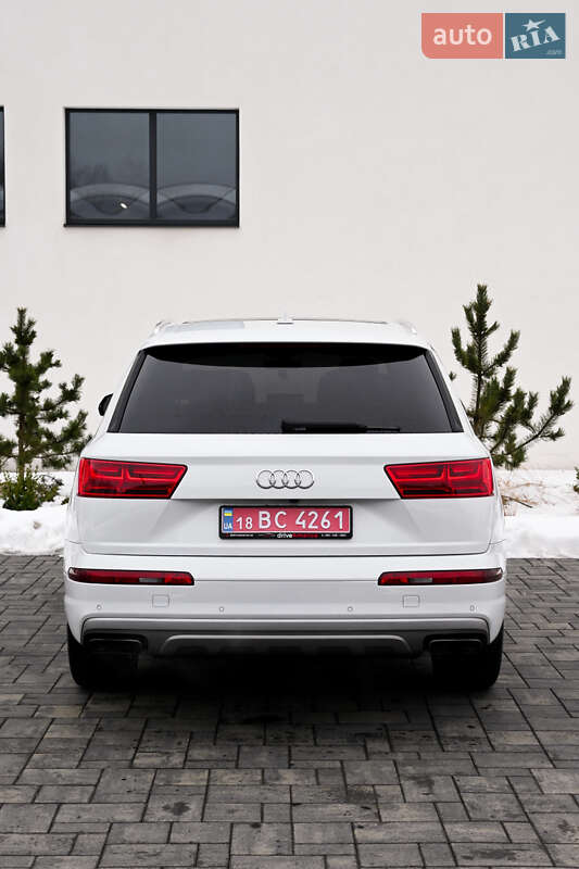 Внедорожник / Кроссовер Audi Q7 2017 в Луцке