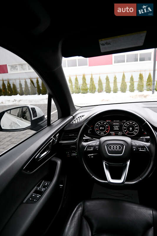 Внедорожник / Кроссовер Audi Q7 2017 в Луцке