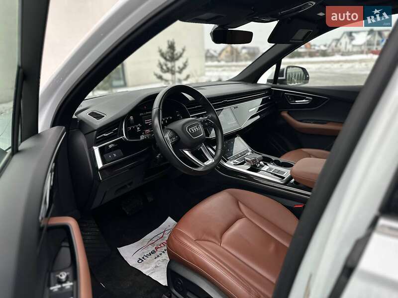 Позашляховик / Кросовер Audi Q7 2021 в Луцьку