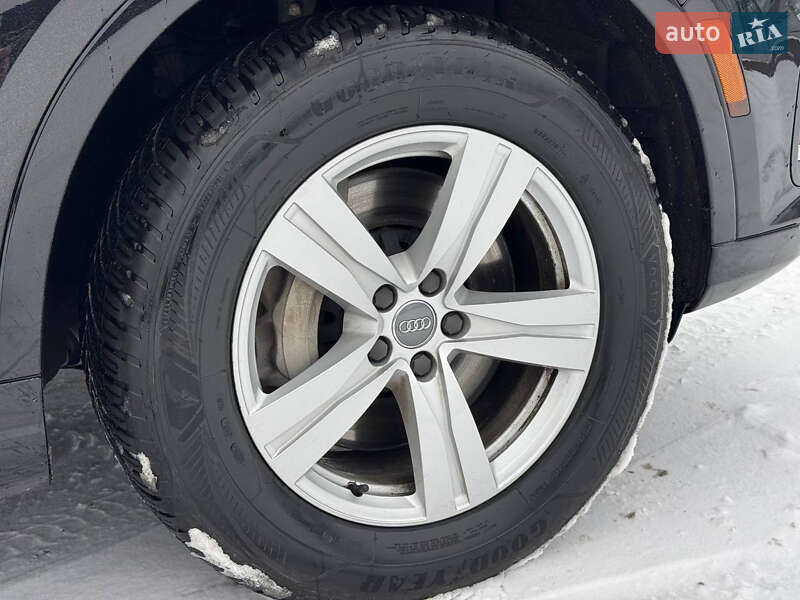 Внедорожник / Кроссовер Audi Q7 2017 в Киеве