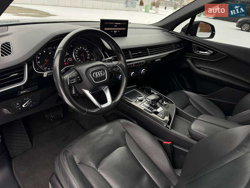 Внедорожник / Кроссовер Audi Q7 2017 в Киеве