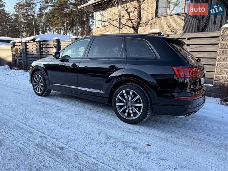 Позашляховик / Кросовер Audi Q7 2016 в Києві
