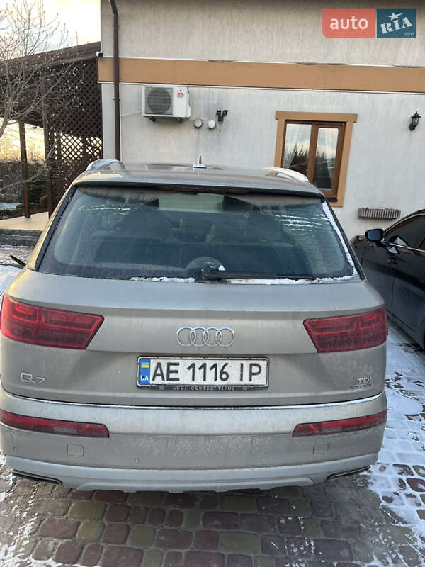 Позашляховик / Кросовер Audi Q7 2016 в Дніпрі