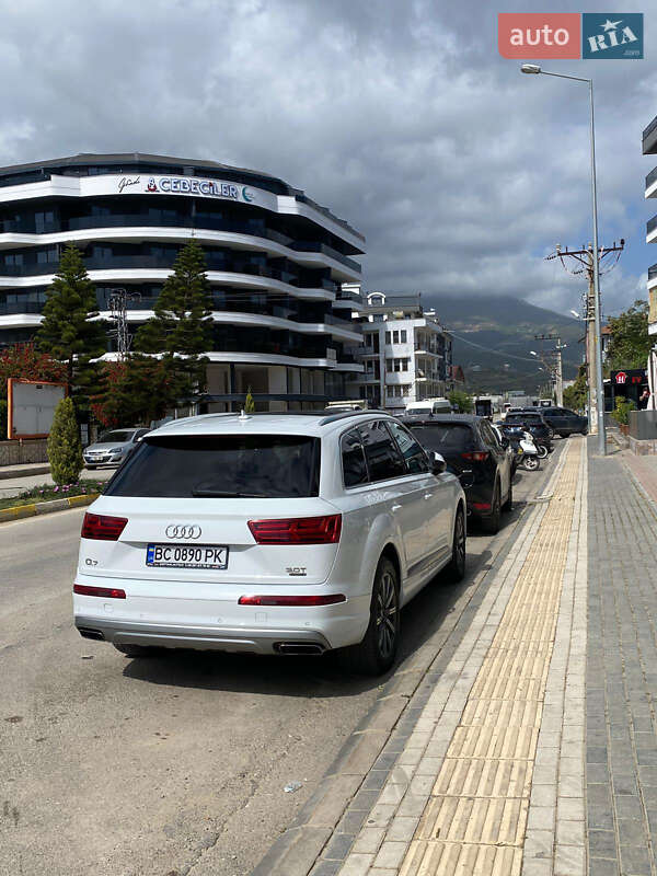 Позашляховик / Кросовер Audi Q7 2016 в Львові