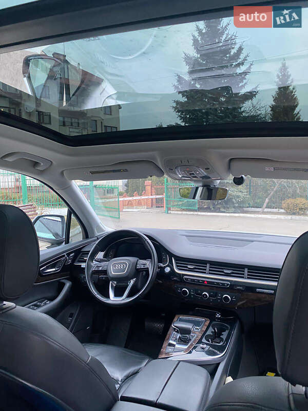 Позашляховик / Кросовер Audi Q7 2016 в Львові