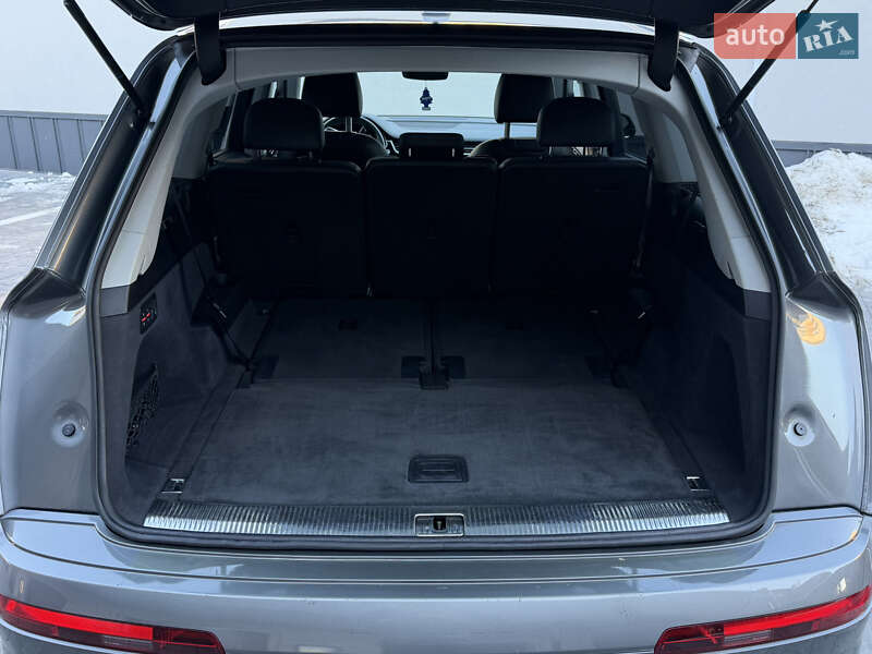 Внедорожник / Кроссовер Audi Q7 2015 в Ровно