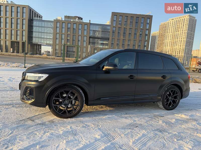 Внедорожник / Кроссовер Audi Q7 2025 в Киеве