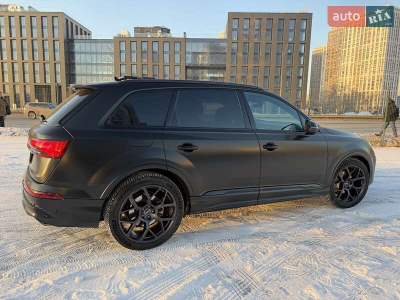 Внедорожник / Кроссовер Audi Q7 2025 в Киеве