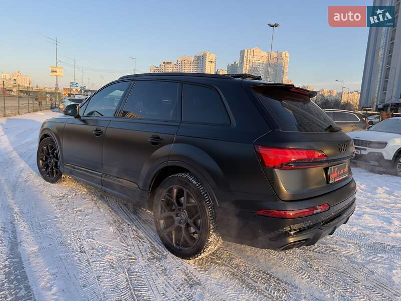 Внедорожник / Кроссовер Audi Q7 2025 в Киеве