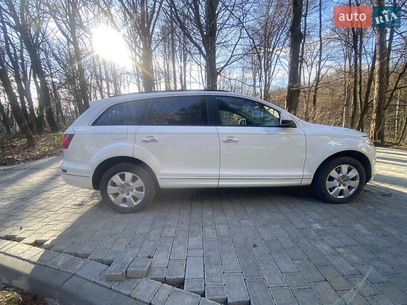 Позашляховик / Кросовер Audi Q7 2015 в Мукачевому