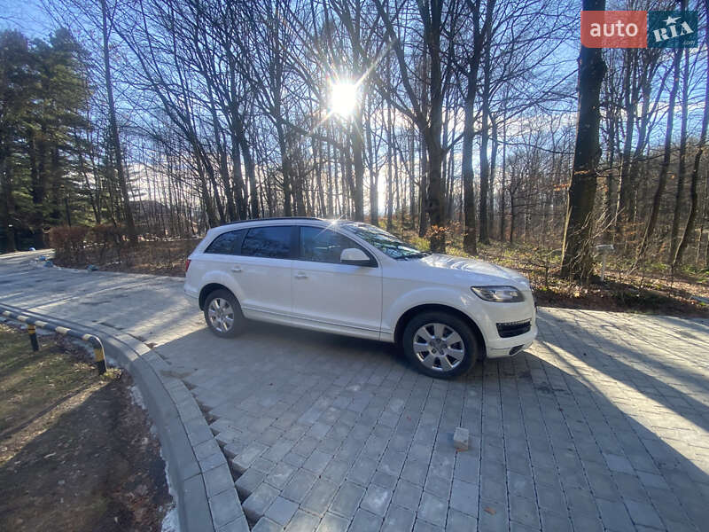 Позашляховик / Кросовер Audi Q7 2015 в Мукачевому