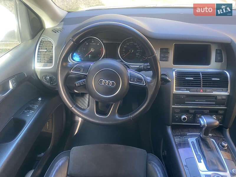 Позашляховик / Кросовер Audi Q7 2015 в Мукачевому