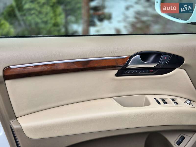 Внедорожник / Кроссовер Audi Q7 2010 в Запорожье