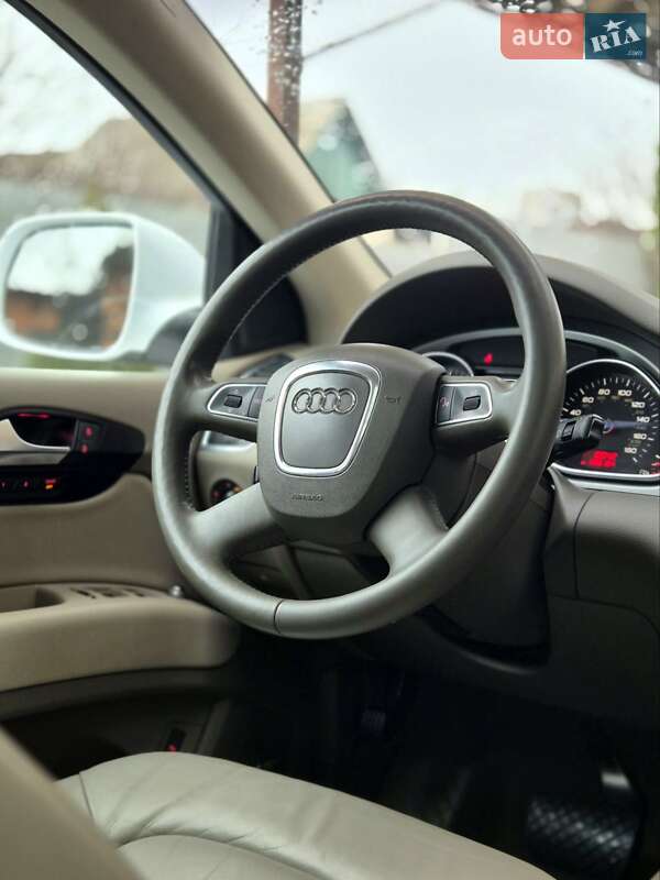 Внедорожник / Кроссовер Audi Q7 2010 в Запорожье