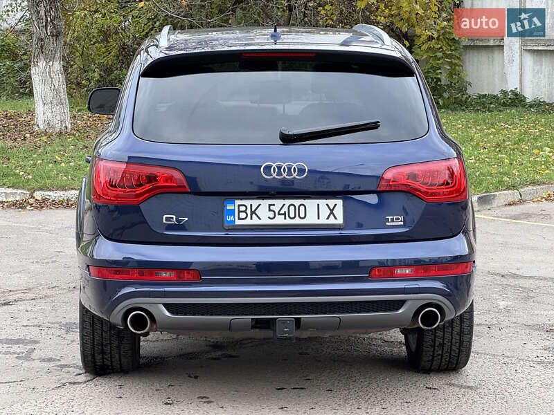 Позашляховик / Кросовер Audi Q7 2010 в Рівному