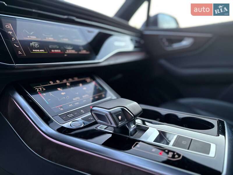 Позашляховик / Кросовер Audi Q7 2020 в Києві