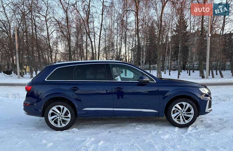 Позашляховик / Кросовер Audi Q7 2020 в Києві