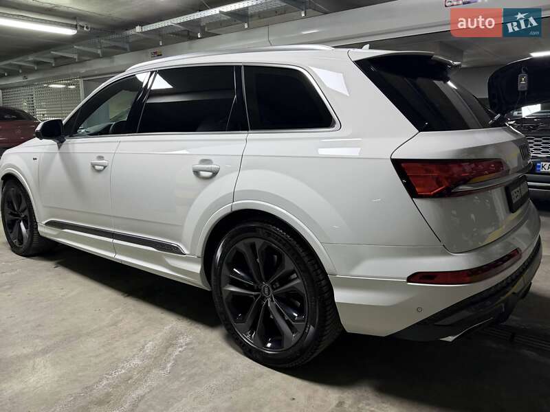 Позашляховик / Кросовер Audi Q7 2025 в Києві