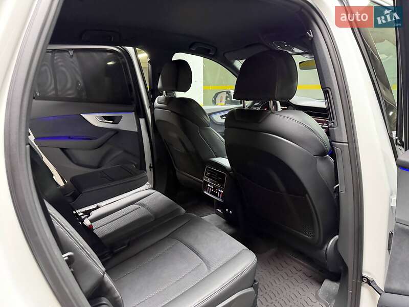 Позашляховик / Кросовер Audi Q7 2025 в Києві