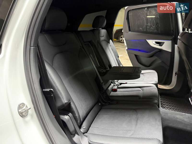 Позашляховик / Кросовер Audi Q7 2025 в Києві