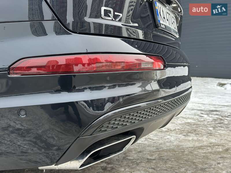 Внедорожник / Кроссовер Audi Q7 2017 в Киеве