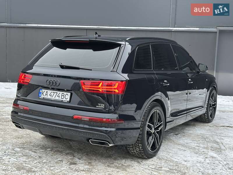 Внедорожник / Кроссовер Audi Q7 2017 в Киеве