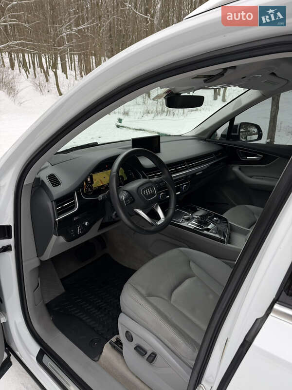Внедорожник / Кроссовер Audi Q7 2016 в Виннице