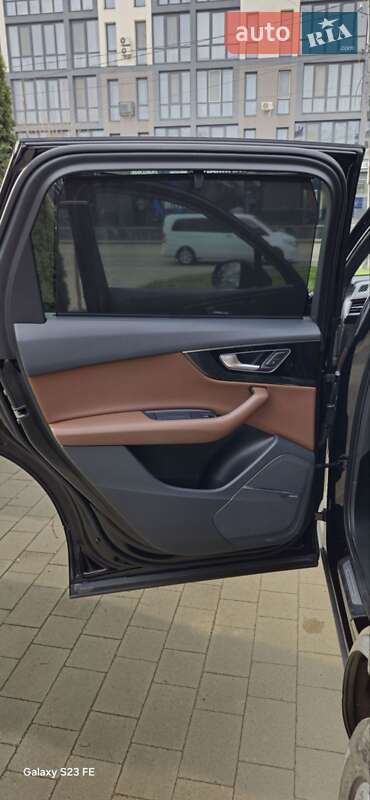 Позашляховик / Кросовер Audi Q7 2017 в Ужгороді