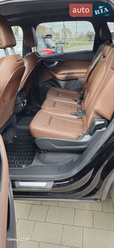 Позашляховик / Кросовер Audi Q7 2017 в Ужгороді