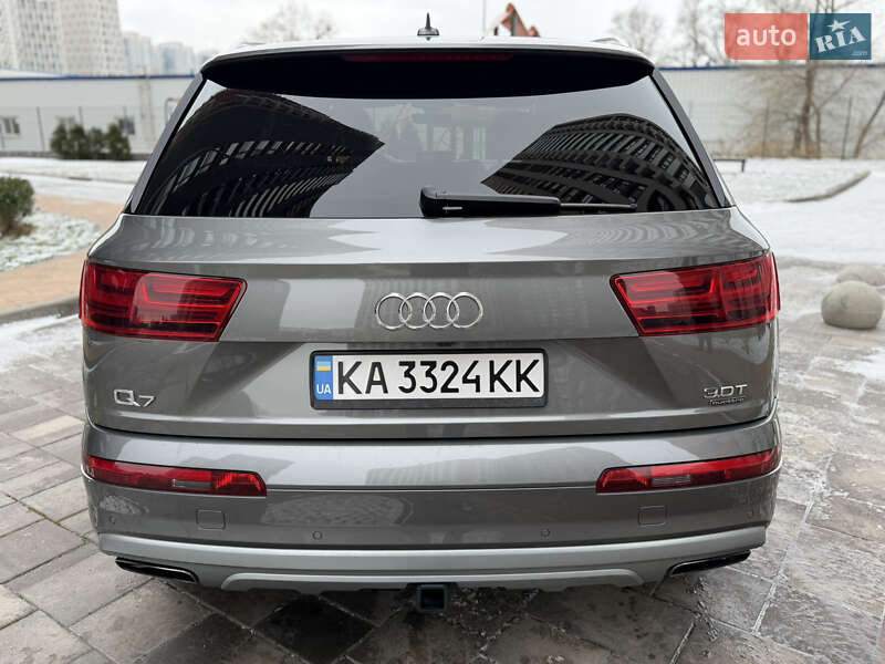 Внедорожник / Кроссовер Audi Q7 2016 в Киеве