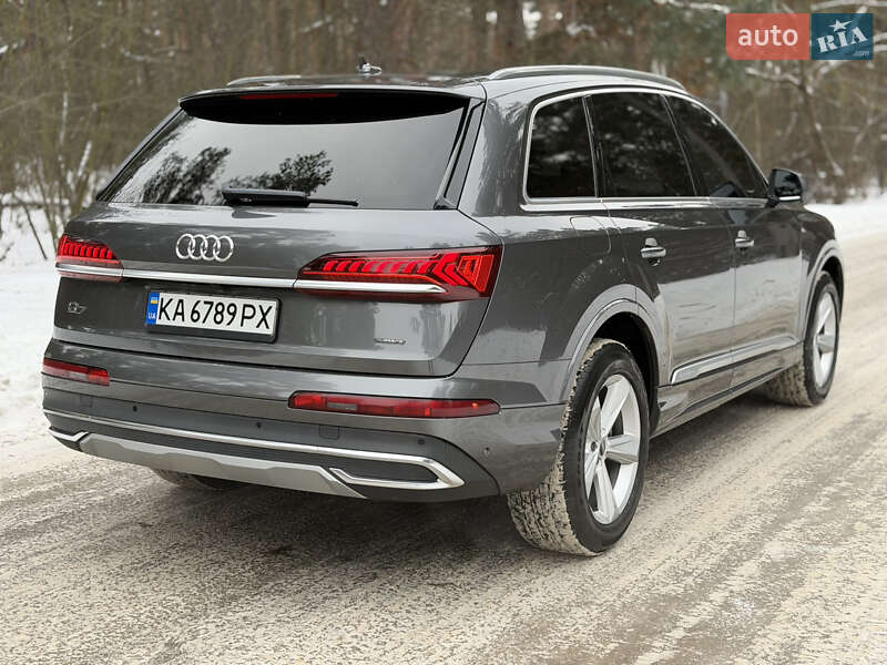 Позашляховик / Кросовер Audi Q7 2020 в Києві