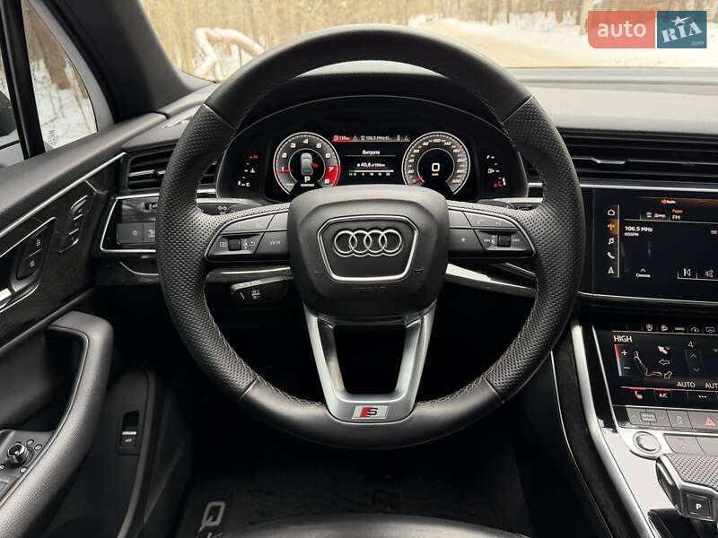 Позашляховик / Кросовер Audi Q7 2020 в Києві