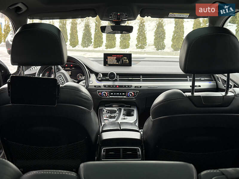 Позашляховик / Кросовер Audi Q7 2018 в Рівному