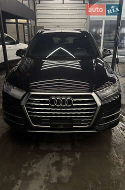 Внедорожник / Кроссовер Audi Q7 2016 в Киеве