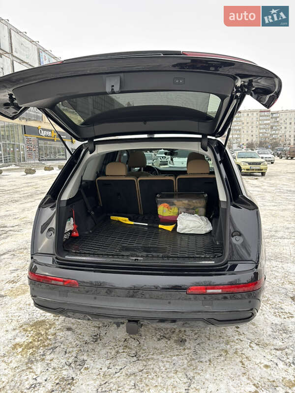 Внедорожник / Кроссовер Audi Q7 2019 в Сумах