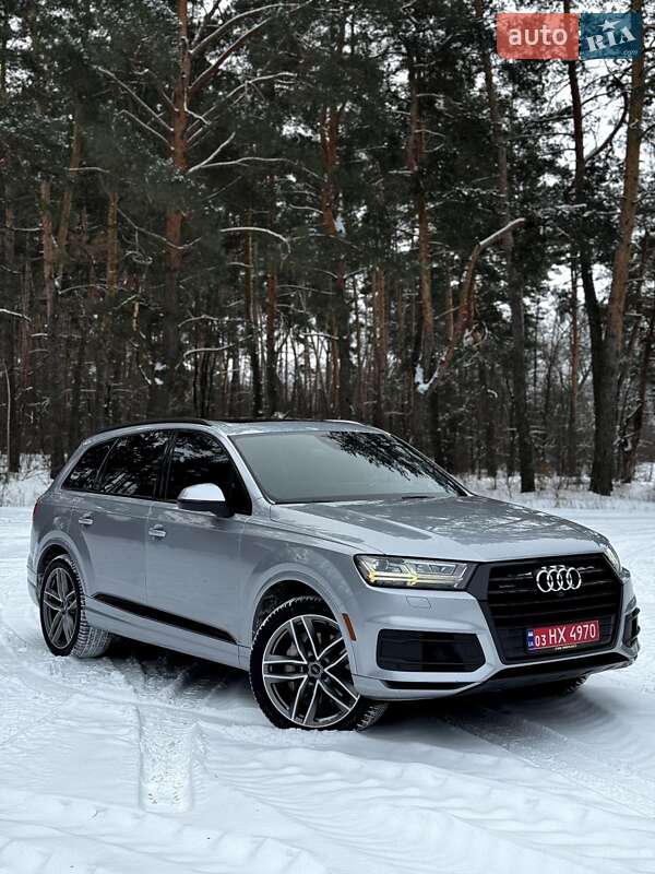 Внедорожник / Кроссовер Audi Q7 2017 в Барышевке
