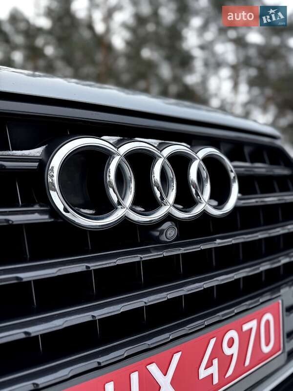 Внедорожник / Кроссовер Audi Q7 2017 в Барышевке