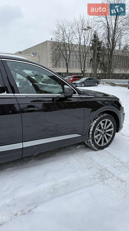 Внедорожник / Кроссовер Audi Q7 2018 в Киеве