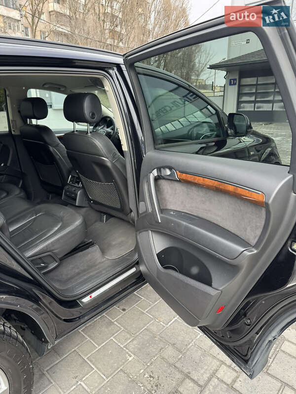 Позашляховик / Кросовер Audi Q7 2013 в Запоріжжі