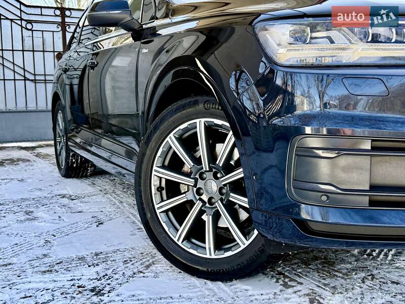 Позашляховик / Кросовер Audi Q7 2018 в Одесі